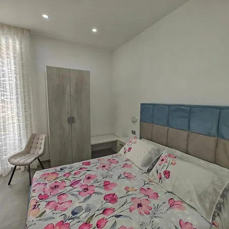 Sotto Castello Living ゲストハウス ヴィエステ
