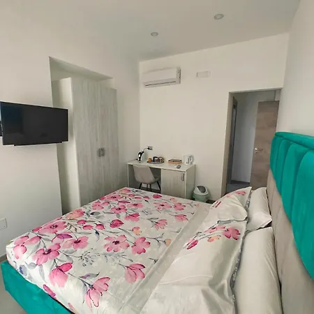 ゲストハウス Sotto Castello Living ヴィエステ